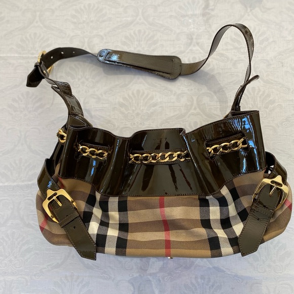 Burberry handbag authentic nova check magnet